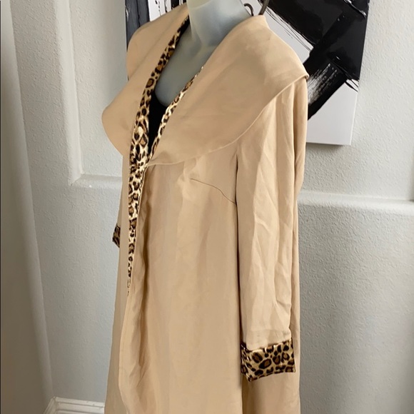 Allison Woods soft thin trench coat - Picture 4 of 5